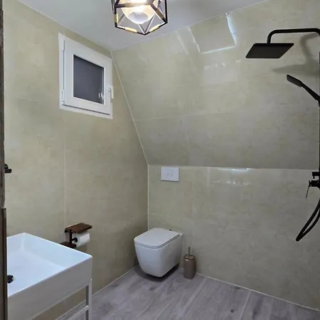 Thethi Sky House 2 *